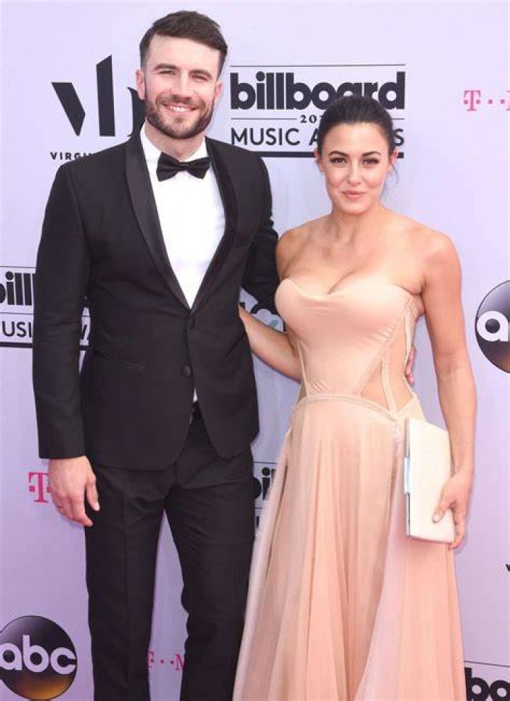 Sam Hunt at the 2017 Billboard Music Awards in Las Vegas Celeb Donut